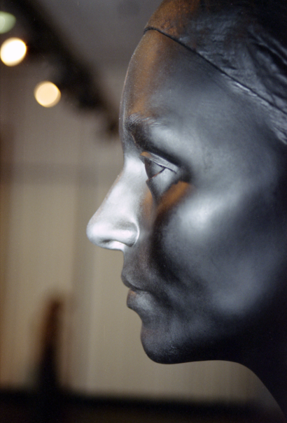 Gros plan sur le visage d'une statue