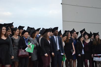 étudiants diplômés