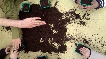 Jardinage avec des enfants
