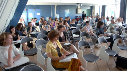 Le public d'un colloque dans la salle Quemada du CLA