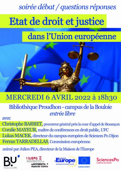 Drapeau européen et statue représentant la justice