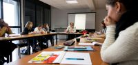 Etudiants en formation dans une salle de cours