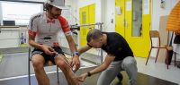 Un sportif en train de s'équiper sur la plate-forme EPSI