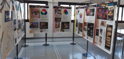 panneaux d'exposition sur la couleur