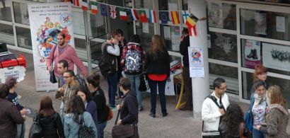Des étudiants sur le campus de Montbéliard