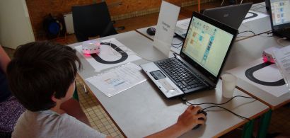 Le robot Thymio vous met au défis 