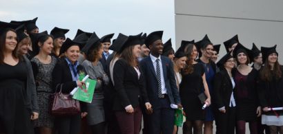 étudiants diplômés