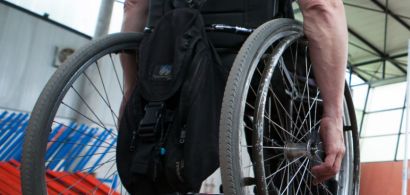 Un étudiant en fauteuil