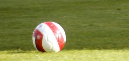 Ballon de football dans un stade