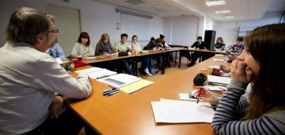 Salle de cours avec éudiants en formation