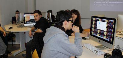 Des étudiants de l'IUT pendant un hackathon
