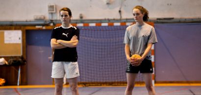 Deux joueuses de handball 
