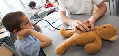 Auscultation d'un nounours en compagnie de son propriétaire