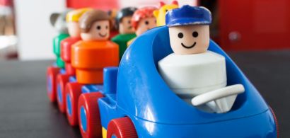 Petit train en plastique pour jouer