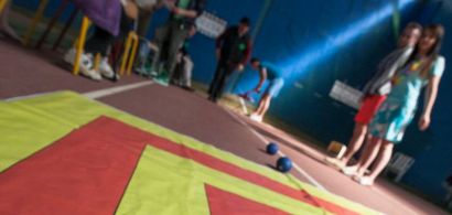 Partie de boccia avec des personnes handicapées