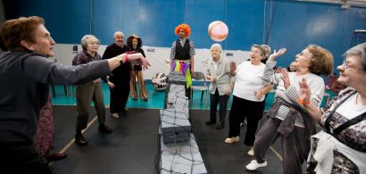 Jeu de ballon pour les personnes âgées