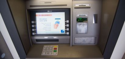 Un distributeur bancaire.