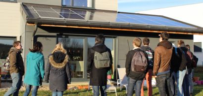 Des étudiants en MEL Bioclimatisme bioconstruction