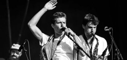 Photo du groupe sur scène