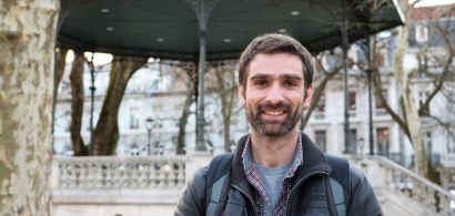 Portrait de Guillaume Bertrand, hydrogéologue et enseignant-chercheur à l'Université de Franche-Comté.