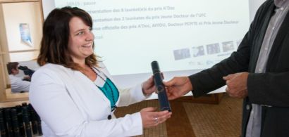 Photo de Charline Meudre lors de la remise du prix A'Doc