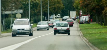 voitures sur une route