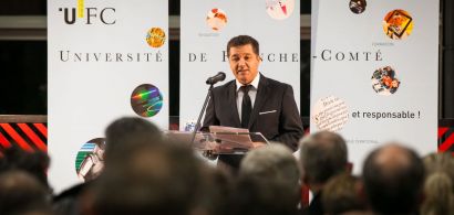 Jacques Bahi prononçant un discours
