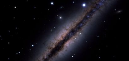 NGC891, une galaxie spirale vue par la tranche