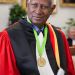 Portrait d'Abdou Diouf en toge
