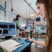 Des apprentis géologues du cursus de master en ingénierie (CMI) Géologie appliquée, les photos sont prises sur le terrain, avec du matériel et ensuite en laboratoire, on étudie les sols.