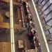 Vue en plongé du hall de la MDE tel qu'il était en 2005