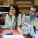 Un jeune homme et une jeune fille l'air inquiets.