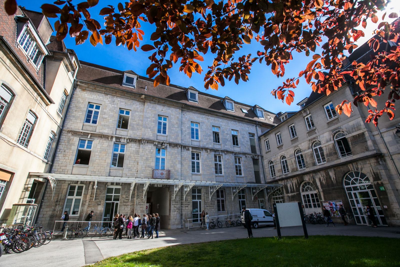 portes-ouvertes-l-ufr-slhs-l-actu-de-l-universit-marie-et-louis